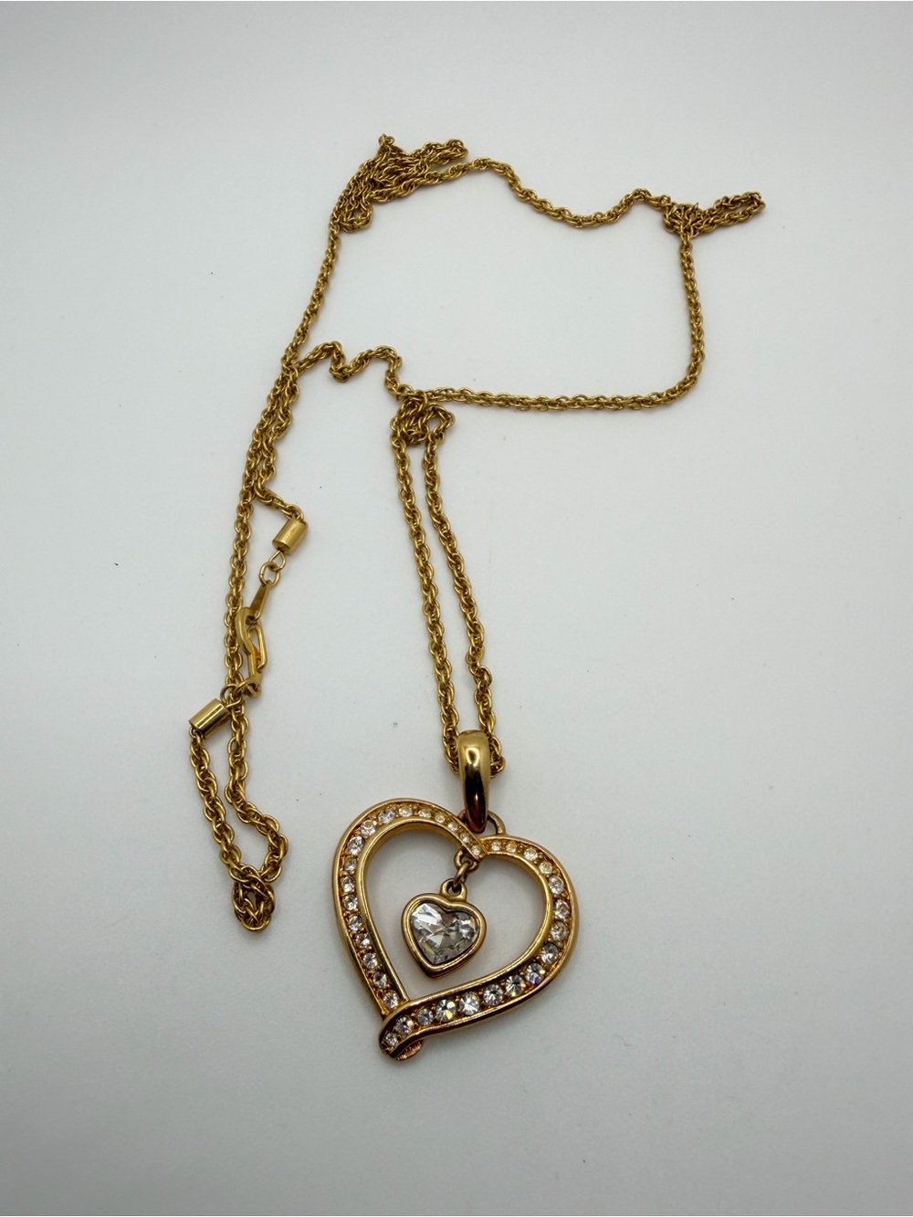 32" Swarovski stamped gold tone heart pendant necklace w/ dangle center stone!
